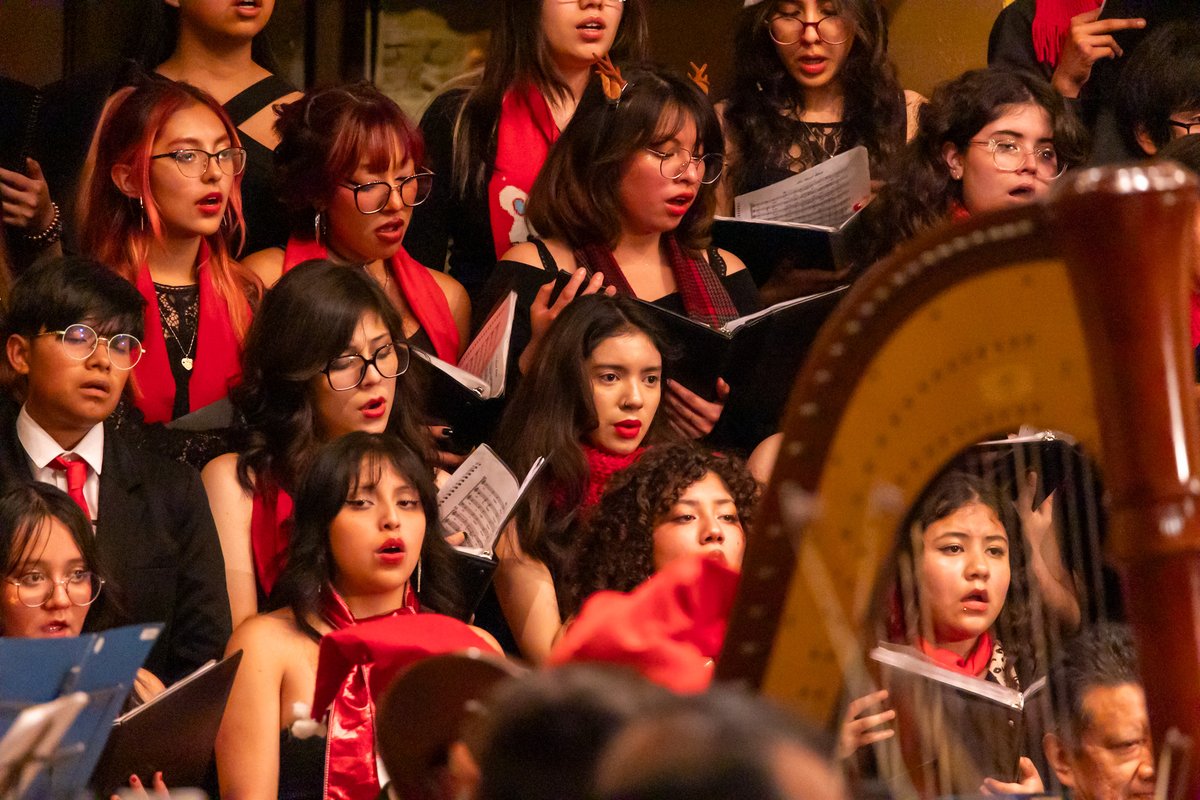 #Notiprepas 🎄🎼#Prepa4 el “Concierto Navideño Sinfónico Coral”, a cargo de la Orquesta de Cámara de la ENP y con la participación de los coros de los planteles 2, 6 y 7.