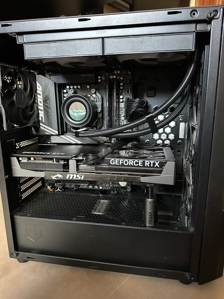 Sataniel tweet media