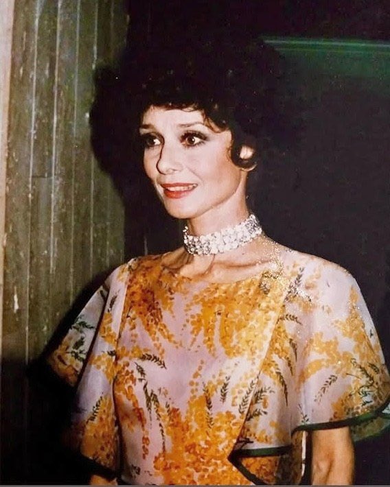 Audrey Hepburn in a photo from around 1975 ♡.