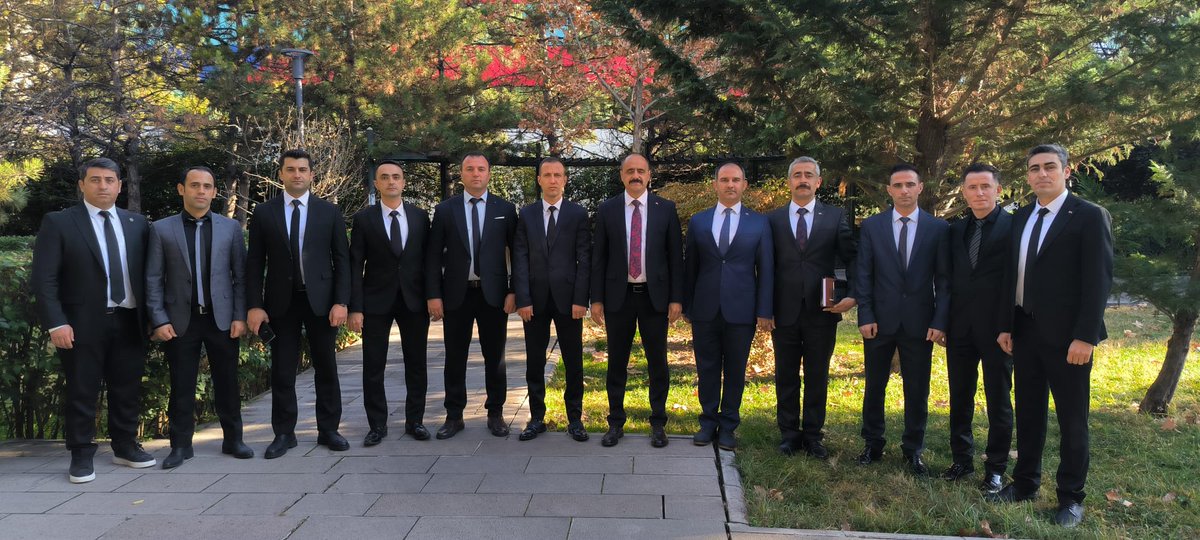Bu davanın öncüleri; çelik iradeleriyle dimdik duran, yüreğini bu mücadeleye adayan ASLAN YÜREKLİ #EskiUzmanÇavuşlar

Ne sözümüzden döneriz, ne davamızdan vazgeçeriz...
#EskiUzmanÇavuşlaraSahipÇık 
<a href="/RTErdogan/">Recep Tayyip Erdoğan</a> 
<a href="/eczozgurozel/">Özgür Özel</a> 
<a href="/dbdevletbahceli/">Devlet Bahçeli</a> 
<a href="/MDervisogluTR/">Müsavat Dervişoğlu</a> 
<a href="/erbakanfatih/">Dr. Fatih Erbakan</a>