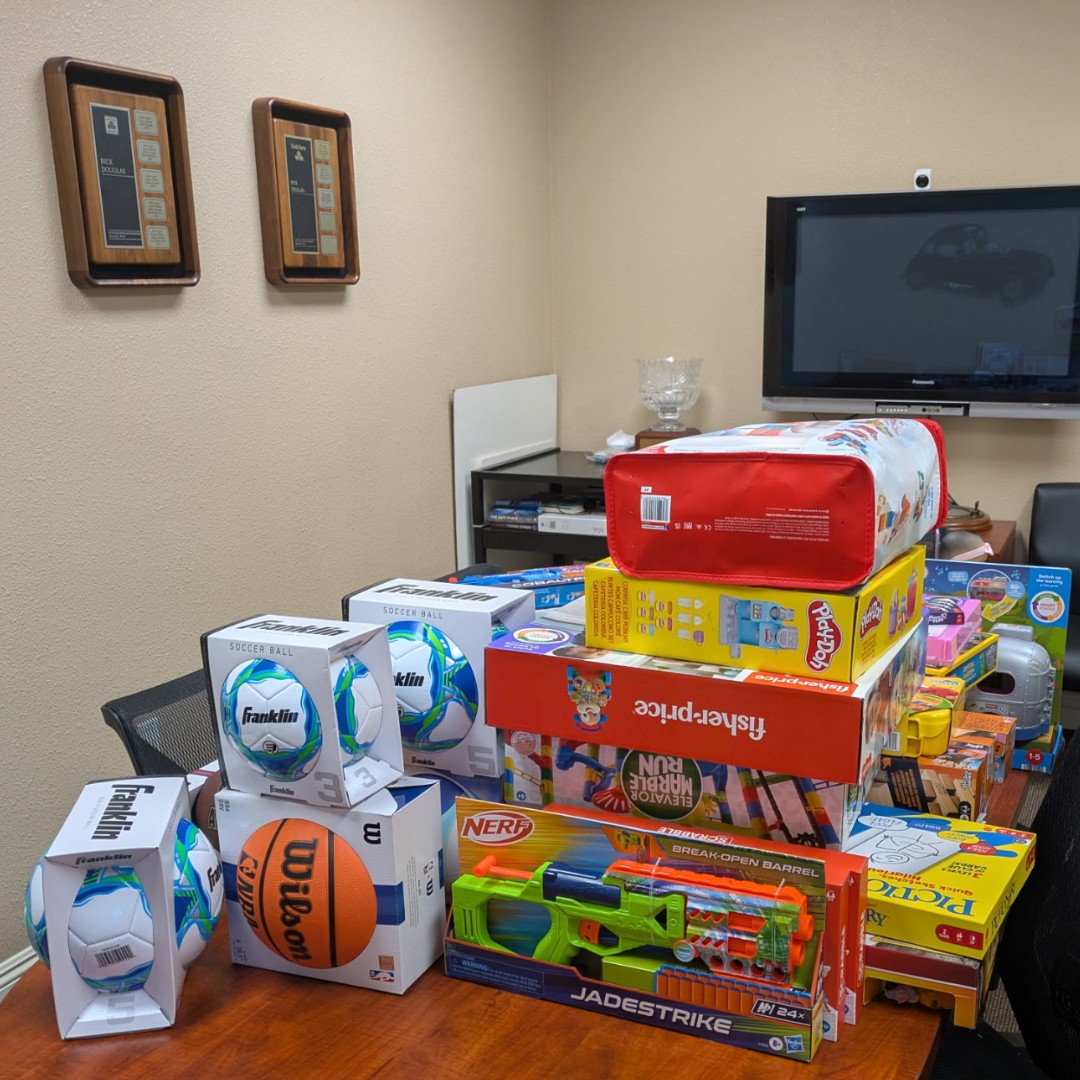 SFAgentRickD's tweet photo. We are proud to support the Spark of Love Toy Drive, an incredible charity dedicated to getting toys to children in need through fire and police departments. Together, we can make a difference and light up the faces of many children. 🎁❤️

#SparkOfLove #TemeculaFD #Station73 https://t.co/rguC1EZ0T2