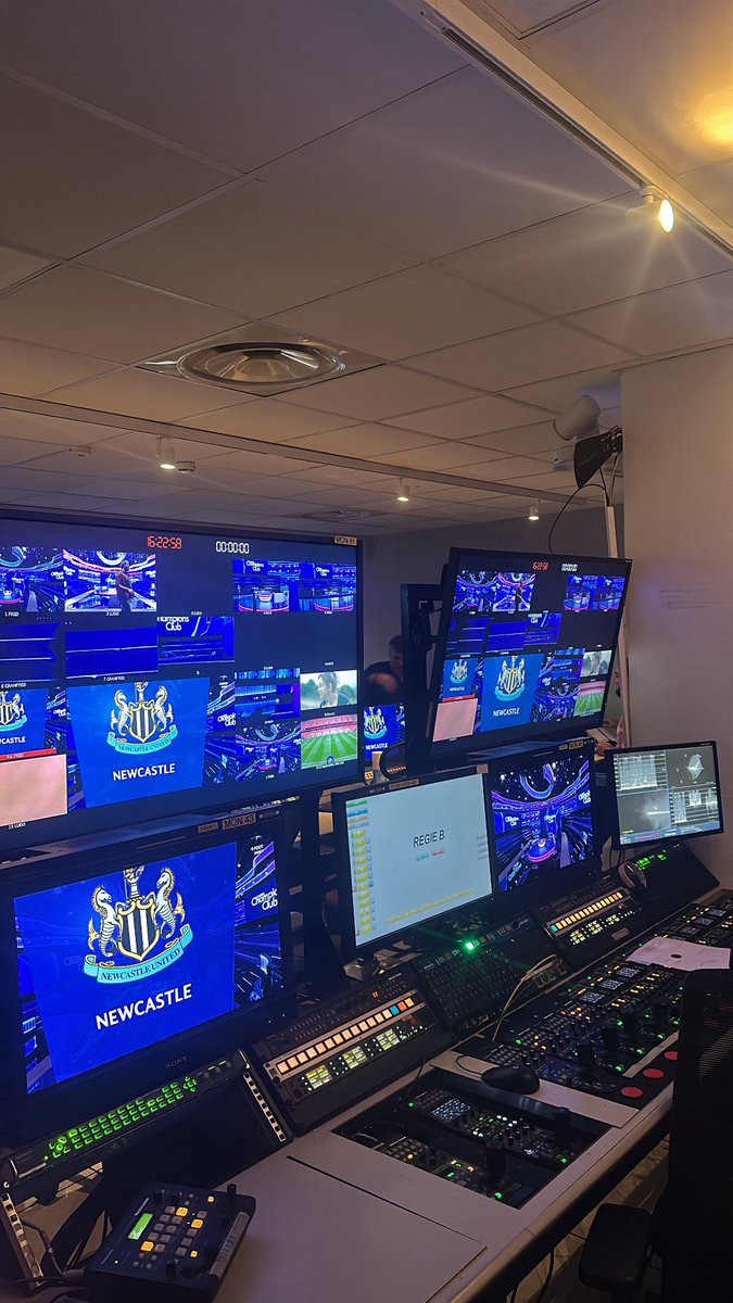 It is UEFA Champions League night at Canal+🇫🇷😍