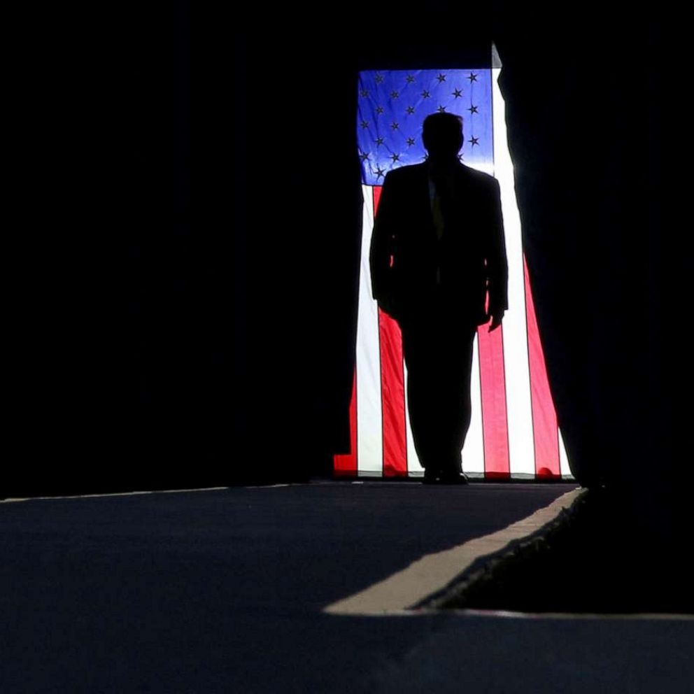 🇺🇸De par mon travail, il m'est impossible de voyager en Chine.

Je ne peux évidemment pas me rendre non-plus en Russie, je risquerais la prison et probablement la torture. J'accepte cet état de fait.

Par contre, aujourd'hui, la dérive est si grande aux États-Unis que je crois