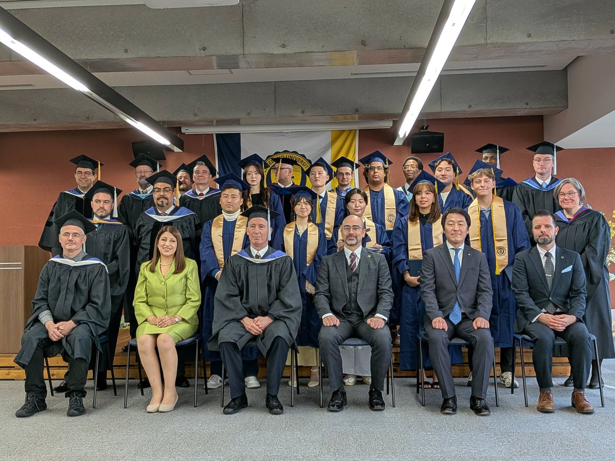 InoueNoemi's tweet photo. すみだが大好きです❤️ (English follows) 
両国レイクランド大学
2025年度 卒業式
私のスピーチ 

アンダーソン・パッソス副学長、学術関係者の皆さま、教授の皆さま、ご家族の皆さま、そして親愛なる卒業生の皆さん。

続きは下のリンクへ！

https://t.co/csB8VXNBAO https://t.co/aBDI1Xx82W