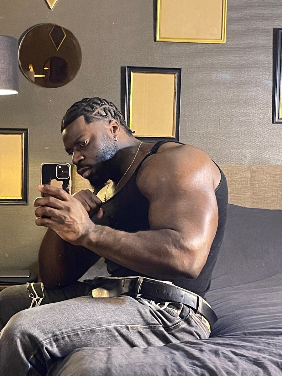 Parody/ Tu Papi - RP tweet media