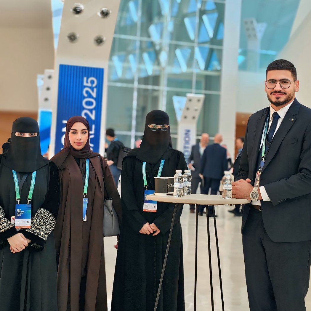 amirah_hurayyis's tweet photo. الحمدلله انتهت فترة تدريبي في مجموعة اتاد واختتم معها مشواري الجامعي بتخصص علم النفس الصناعي والتنظيمي في جامعة @IMSIU_edu_sa
اقدم شكري وامتناني للدكتور عبدالله الخرماني ولمجموعة اتاد على هذه الفرصة الرائعة والدعم المستمر 🙏🏼
ممتنة لكل لحظة قضيتها معكم 🤍
#ATAD
@DrAlkharmany https://t.co/lp1DktU1Km