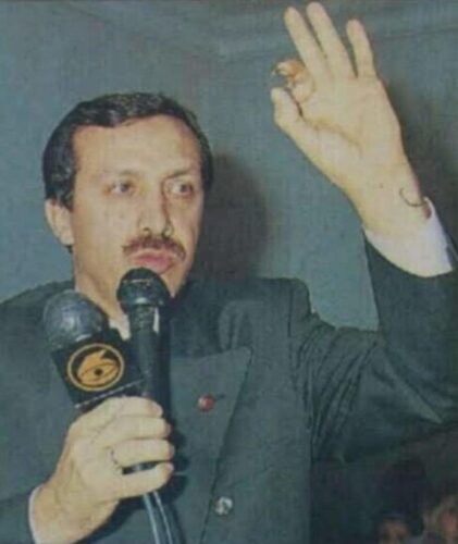 Özgür Özel: Tayyip bey zengin sever, fakir sevmez.