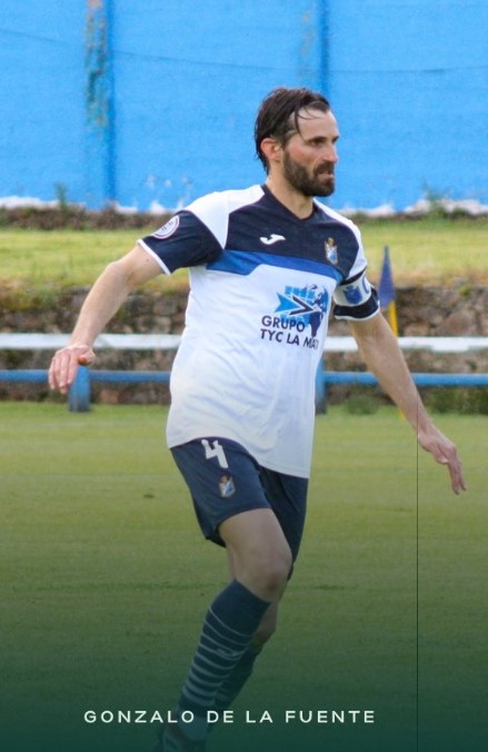 BalonMercromina's tweet image. Los 3 son burgaleses:
👨 Andrés González: @FCLaCalzada de 3RFEF riojana.
👨 Gonzalo de la Fuente: @CDMosconia de 3RFEF asturiana.
👨 Zazu: @RiberCD de 1ª Provincial burgalesa.