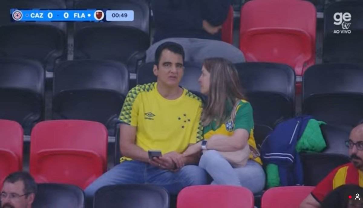 É ele ali? O colossal? O gigantesco? CRUZEIRO ESPORTE CLUBE
