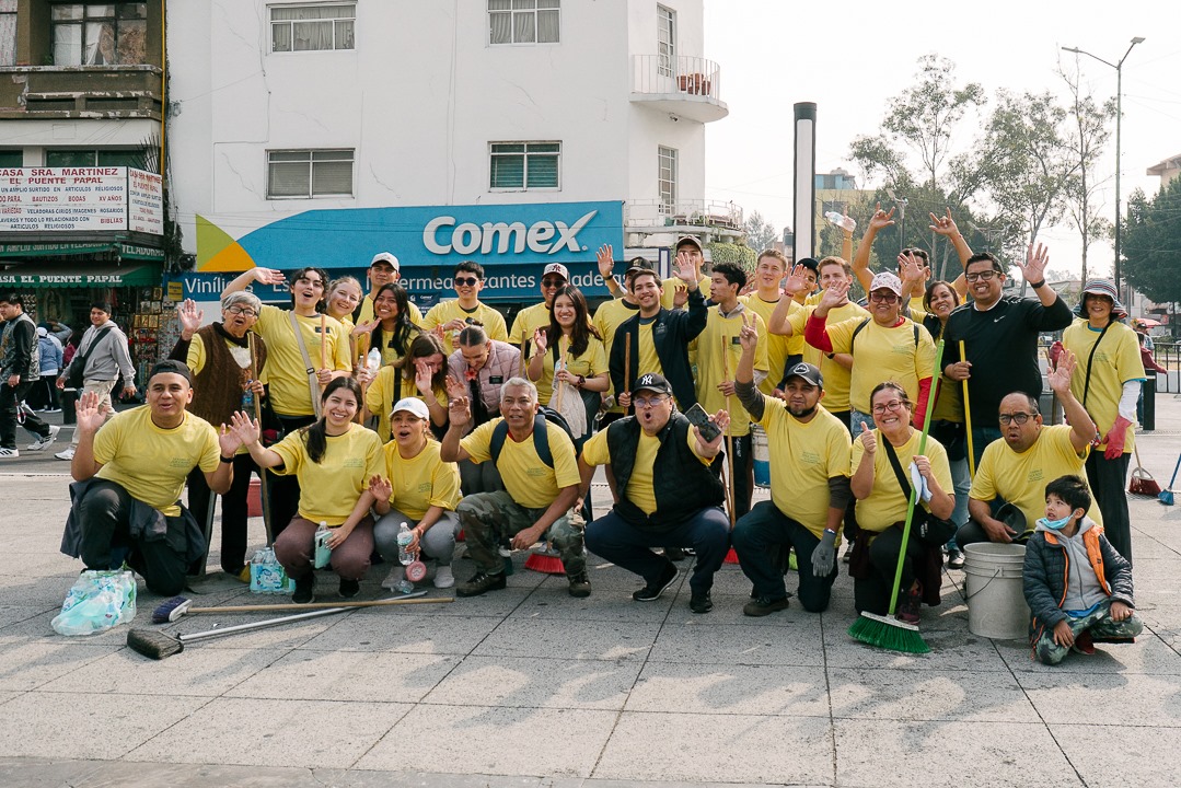 megram80's tweet photo. Miles de miembros de La Iglesia de Jesucristo de los Santos de los Últimos Días en todo México prestaron servicio en el Día Nacional de Servicio (6 Dic). Comparto algunas fotos que demuestran la magnitud de este evento nacional de servicio. https://t.co/Sc6pQzl9T6