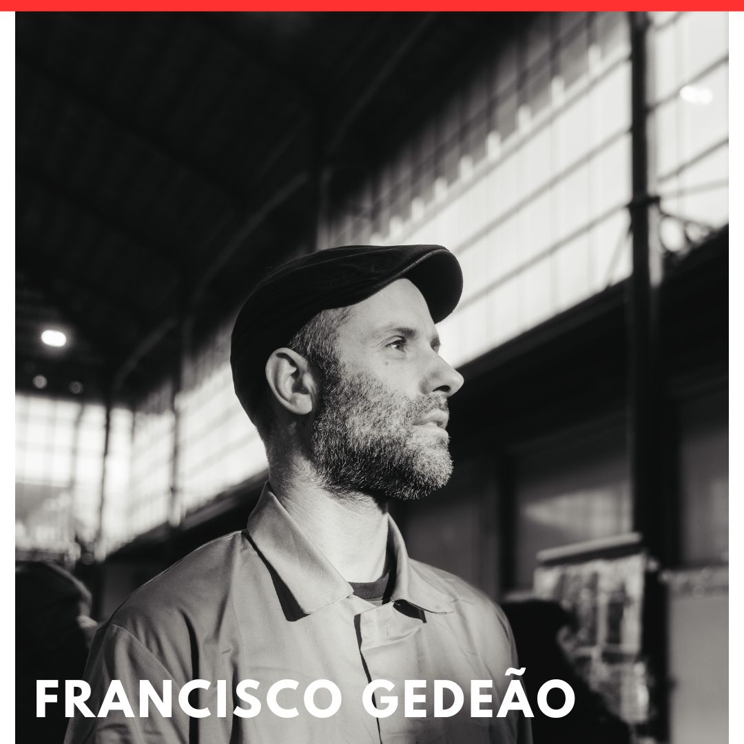 ROOTSANDRHYTHMS's tweet photo. FRANCISCO GEDEÃO
É com um enorme entusiasmo que anunciamos que o projecto Francisco Gedeão se junta à Roots and Rhythms para o agenciamento dos seus espectáculos.
#franciscogedeão 
#worldmusic
#sozinhonão
#electrofolk
#folktronica
#eletronicacadaterra
#portugal 
#rootsandrhythms https://t.co/ydM7K1PrYk