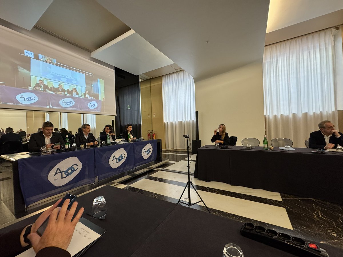 Ho partecipato oggi alla Direzione Nazionale ADOC 🇮🇹 con Ufficio di Presidenza e Segretario Organizzativo UIL. Aperta la fase congressuale.Ho ribadito il valore della rappresentanza e del legame forte con la UIL 🤝✨ #ADOC #UIL