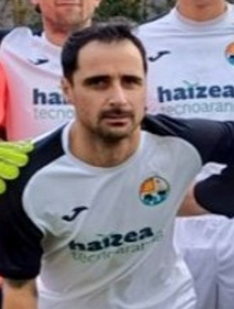 BalonMercromina's tweet image. Los 3 son burgaleses:
👨 Andrés González: @FCLaCalzada de 3RFEF riojana.
👨 Gonzalo de la Fuente: @CDMosconia de 3RFEF asturiana.
👨 Zazu: @RiberCD de 1ª Provincial burgalesa.