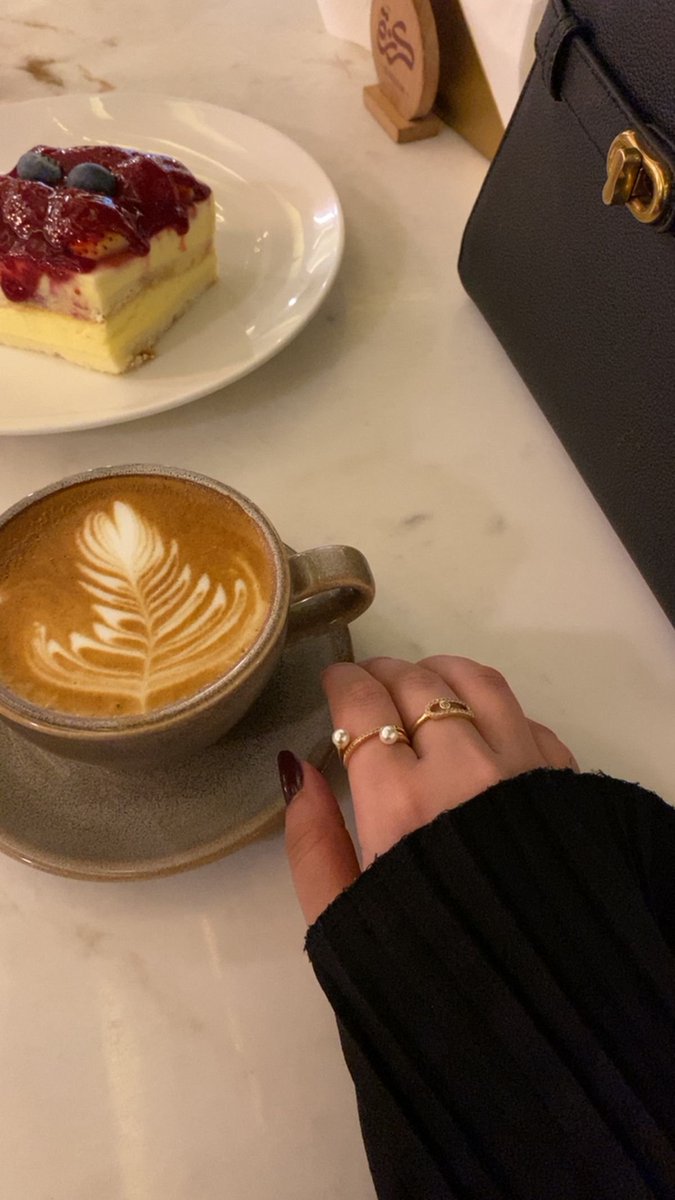 Hazel_h229's tweet photo. Coffee is my morning companion, offering comfort when I’m tired and clarity when I’m overwhelmed. It helps me reconnect with myself before the noise of the day begins. A warm cup can turn even the busiest morning into something meaningful. https://t.co/5OZrv8u2Ag