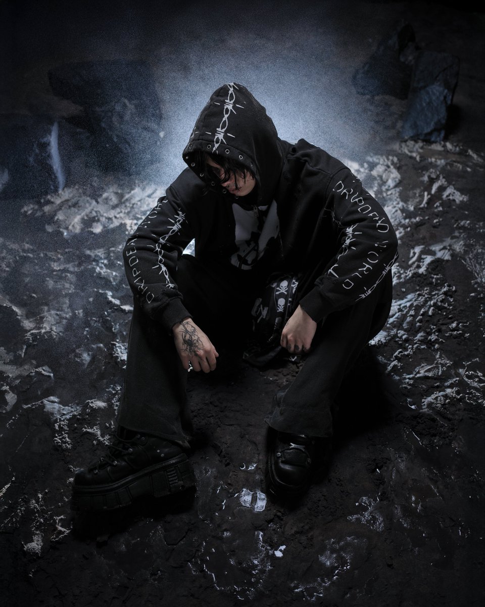 フーディー DROPDEAD