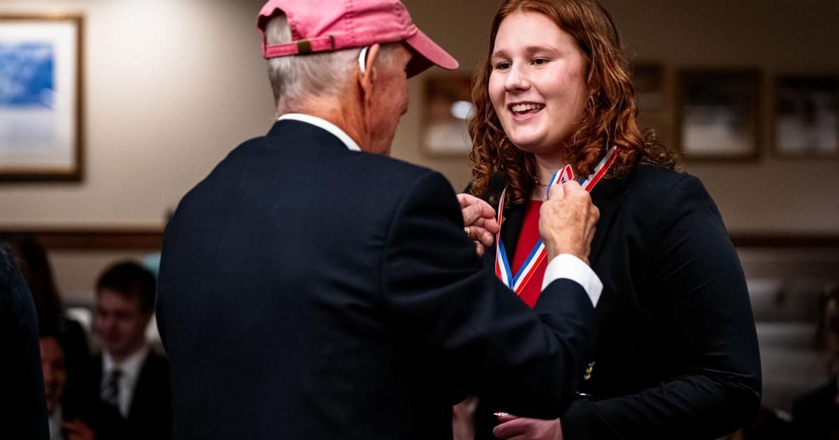 WTEnews's tweet photo. Team members from state champion Sheridan High School and runner-up Cheyenne Central High School are headed to nationals in Washington, D.C., after conquering the “We the People: The Citizen and the Constitution” 2025 Wyoming State Finals. https://t.co/kAmeHXtunt https://t.co/PXBavouNkE
