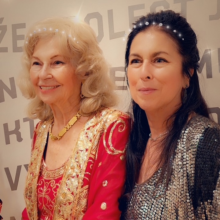 bblanewyork's tweet photo. Did you enjoy it? Thank you for coming to the Christmas edition of our ballroom dancing, it was a glamorous evening and we did dance the night away!
#ballroomdancing #nyc #ues #nightout #dancing #glamorous #chic #stylish https://t.co/rTsrlQjC0t