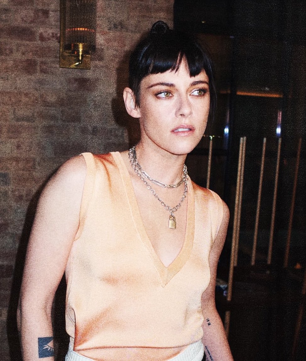 bellaxkristen's tweet image. the art of being her