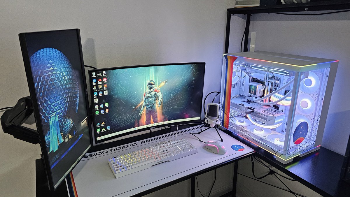 XSpartanAimeeX's tweet image. Built my First PC and went with a #Starfield theme. 
Love how this all came out. Thanks to everyone who helped. 
#PCbuild @StarfieldGame @bethesda