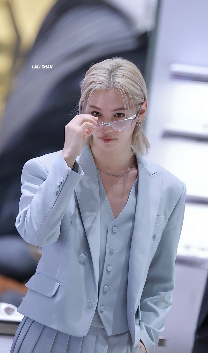 LaliChanSkz1's tweet photo. 🐥

#Felix #StrayKids 
#FELIXxTAMBURINS 
#FELIXxGENTLEMONSTER https://t.co/LNmEhTDeK0