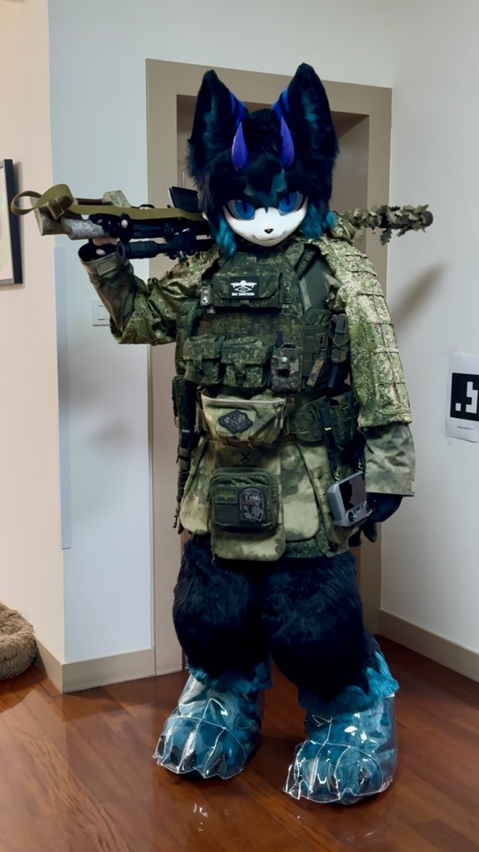 You have been found out
Тебя выяснили
#furry #fursuit