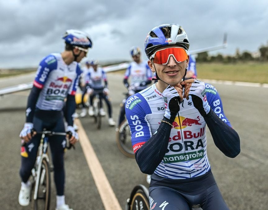 G70vPU1WEAAYJ-N?format=jpg&name=900x900