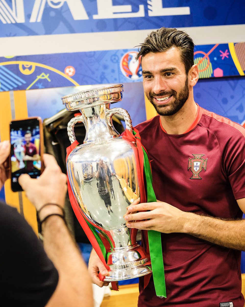 OFICIAL | Rui Patrício termina a carreira. 

LENDA 🇵🇹