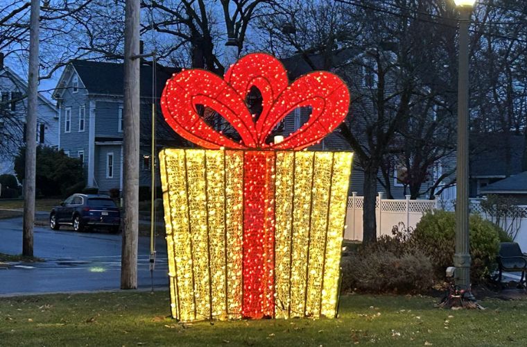 Downtown #AndoverMA Holiday Gift Guide!
shopdinetheandovers.com/downtown-andov…