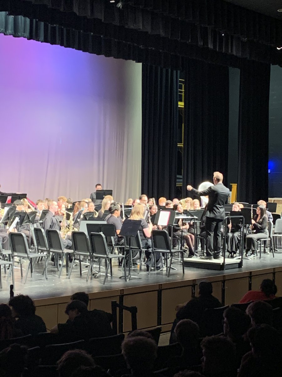 Mead HS Bands tweet media