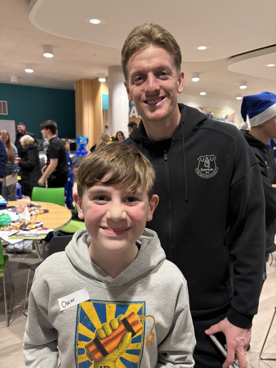 My little goalie met his hero today at Alder Hey. Jordan loved Oscar’s hoodie, he wants one for his son! Jordan gave Oscar loads of tips for being mentally strong &amp; was just lovely. As where the rest of the players. Amazing day. You made my son’s year, so thank you  <a href="/Everton/">Everton</a> 💙