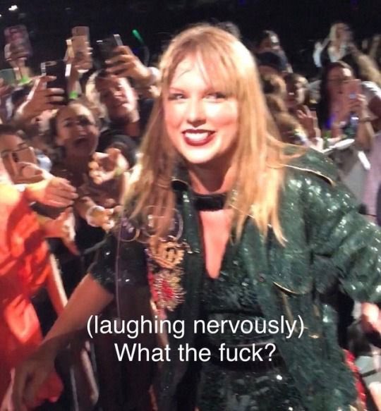 LaTayMexicana's tweet photo. Si me parece muy rara la obsesión de ciertas personas, especialmente que se identifican como progresistas, de querer que Taylor Swift sea MAGA cuando la evidencia dice todo lo contrario.

Si es una obsesión porque además intentas razonar con ellos y te salen con respuestas de libreto redactado por stan twitter para la cancelación. 

No se siente honesto, parece que están intentando justificar/disfrazar su odio personal bajo el estandarte del progresismo militante perfecto y eso va a terminar por hacer mucho daño a la causa.

Honestamente yo prefiero que personas con ese nivel de fama sean abiertamente progresistas aunque no sean perfectas, a que estén del lado contrario.