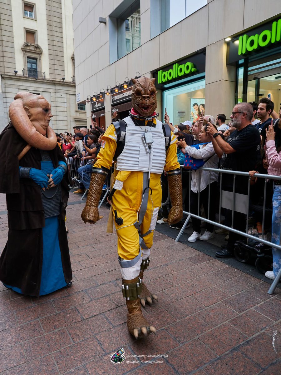 Asier81014373's tweet image. Siguen apareciendo fotos del desfile de la @legion501 en Zaragoza #Bossk