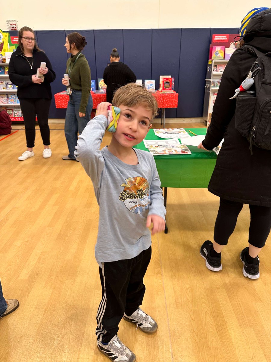 LearningSpring's tweet image. Book it! Our young authors shined as they shared their literary work with their families here at LearningSpring’s Book Fair and Publishing Parties.