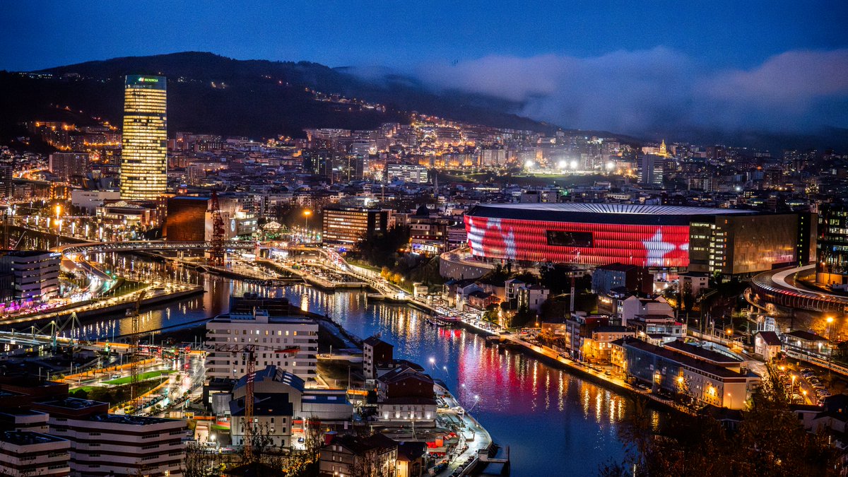 😯 San Mamés, precioso ❤️ 

⭐️ <a href="/ChampionsLeague/">UEFA Champions League</a> 

#AthleticPSG #UniqueInTheWorld 🦁