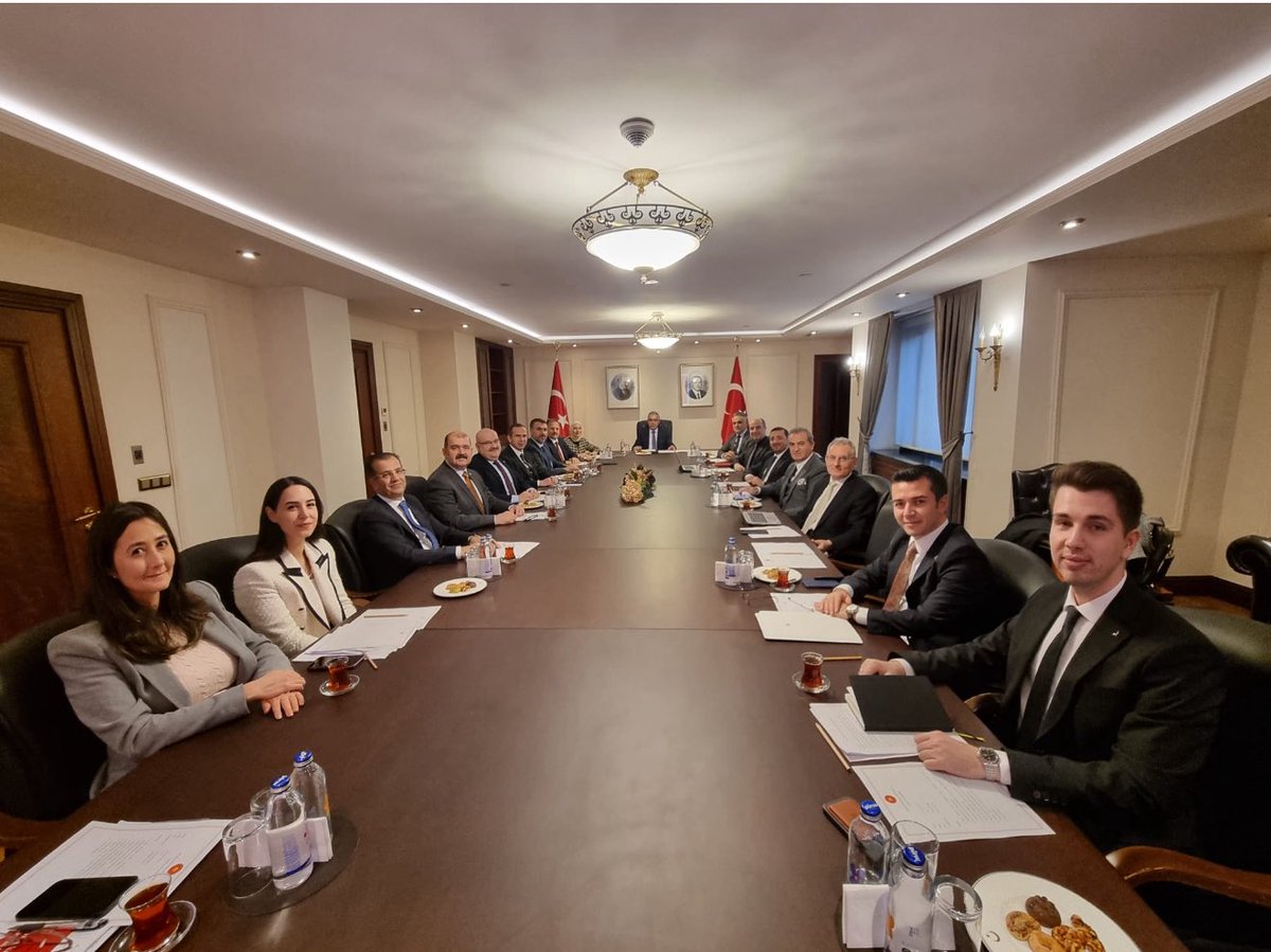 10.12.2025 tarihli Cumhurbaşkanlığı Hukuk Politikaları Kurulu toplantımızı, Başkan Vekilimiz Sn. Mehmet Uçum’un başkanlığında gerçekleştirdik.