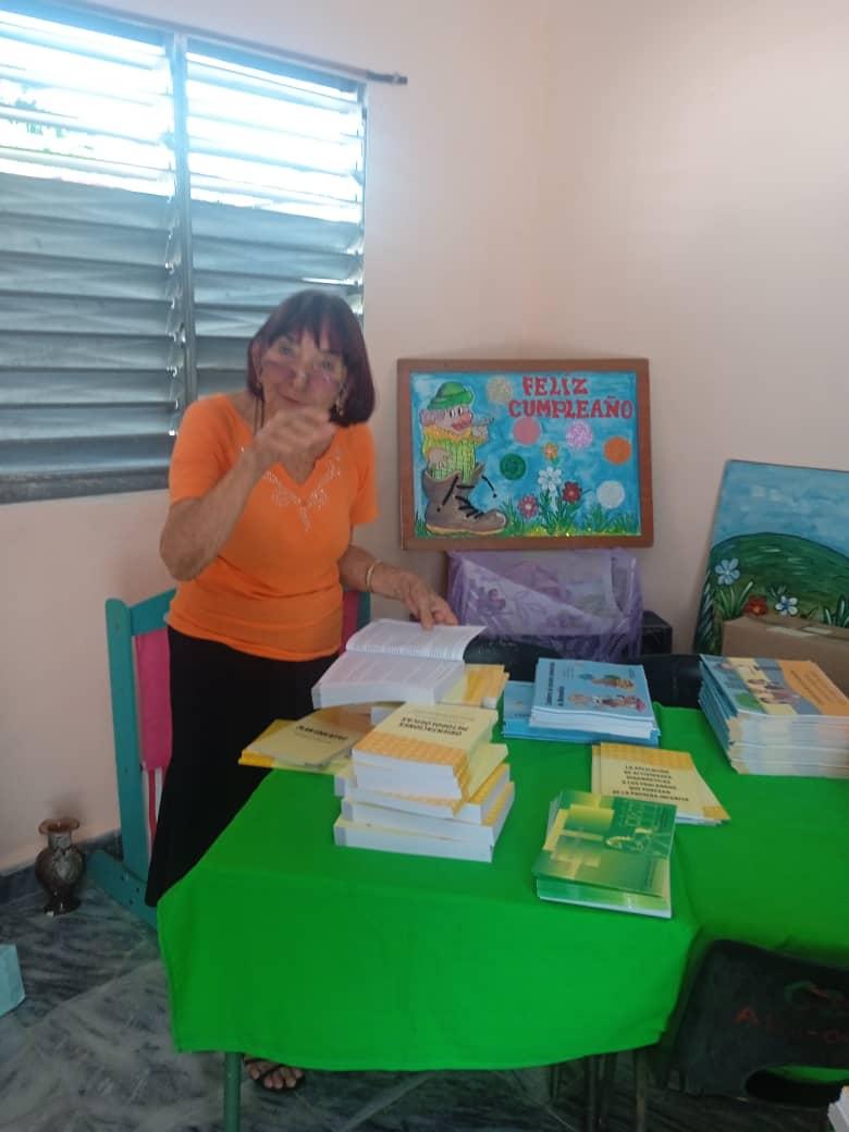 Educar es una obra de infinito Amor,
Muchas Felicidades en la jornada del Educador para estas ejemplares educadoras <a href="/CubaMined/">MINED</a> <a href="/EnaReyesTorre/">Ena Reyes Torres</a> <a href="/DianelysMadraso/">Dianelys Madraso</a> <a href="/EducacionIJ/">Educación Isla de la Juventud</a>