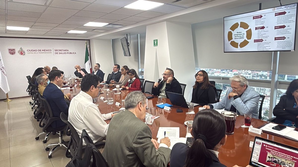 SSaludCdMx's tweet photo. 19va Reunión Ordinaria del Comando Estatal Interinstitucional del Sector Salud de la Ciudad de México 🩺
El objetivo del #CEISS es integrar y coordinar esfuerzos de diversas instituciones de salud para unificar estrategias, mejorar la toma de decisiones y optimizar la atención médica. 🏥
Buscamos mayor calidad, seguridad y equidad en los servicios para toda la población. 🙌
#CapitalDeLaTransformación
#SaludParaTodasYTodos