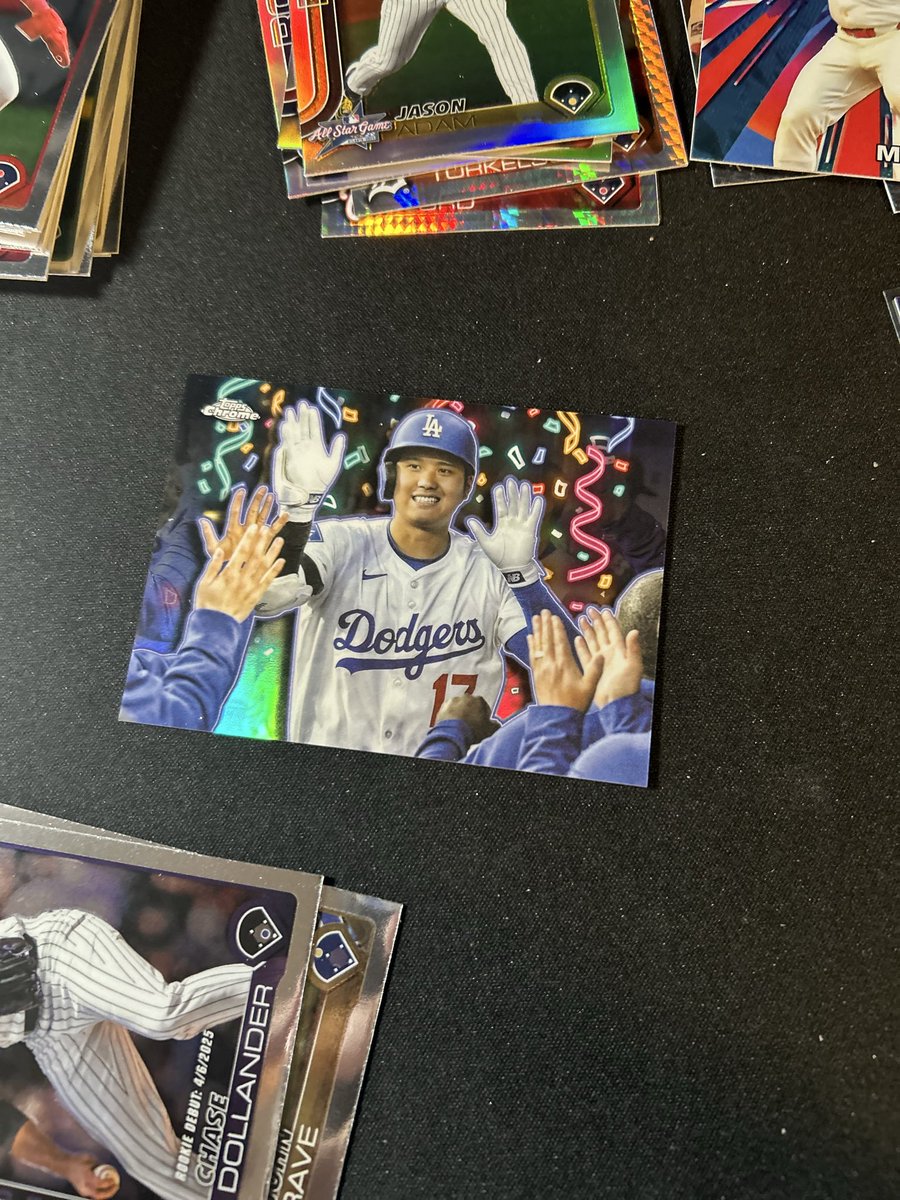 RippinWizards's tweet photo. Picked up a box @KkSportscards today… Not a bad hit @Topps #ChromeUpdate https://t.co/LXn0gto4nq