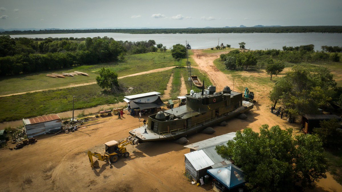 ArmadaColombia's tweet image. La Armada de Colombia, en articulación con el talento humano de @Cotecmar y el apoyo de aliados estratégicos de Puerto Carreño, realizó la botadura al agua de la Patrullera de Apoyo Fluvial Liviana ARC “SSIM Manuel Antonio Moyar Pajaro”, tras culminar satisfactoriamente un…