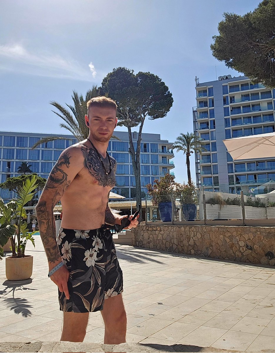 That ginger guy tweet media