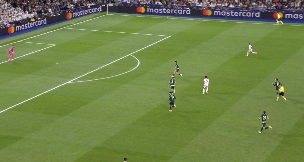 So today we finally had the target man 9, the setup to play around #7, no Mbappé around to "ruin the system"

And yes, the experiment definitely produced results. Just not the ones the cult was praying for. Deep it: there are still creatures convinced Mbappé is the problem