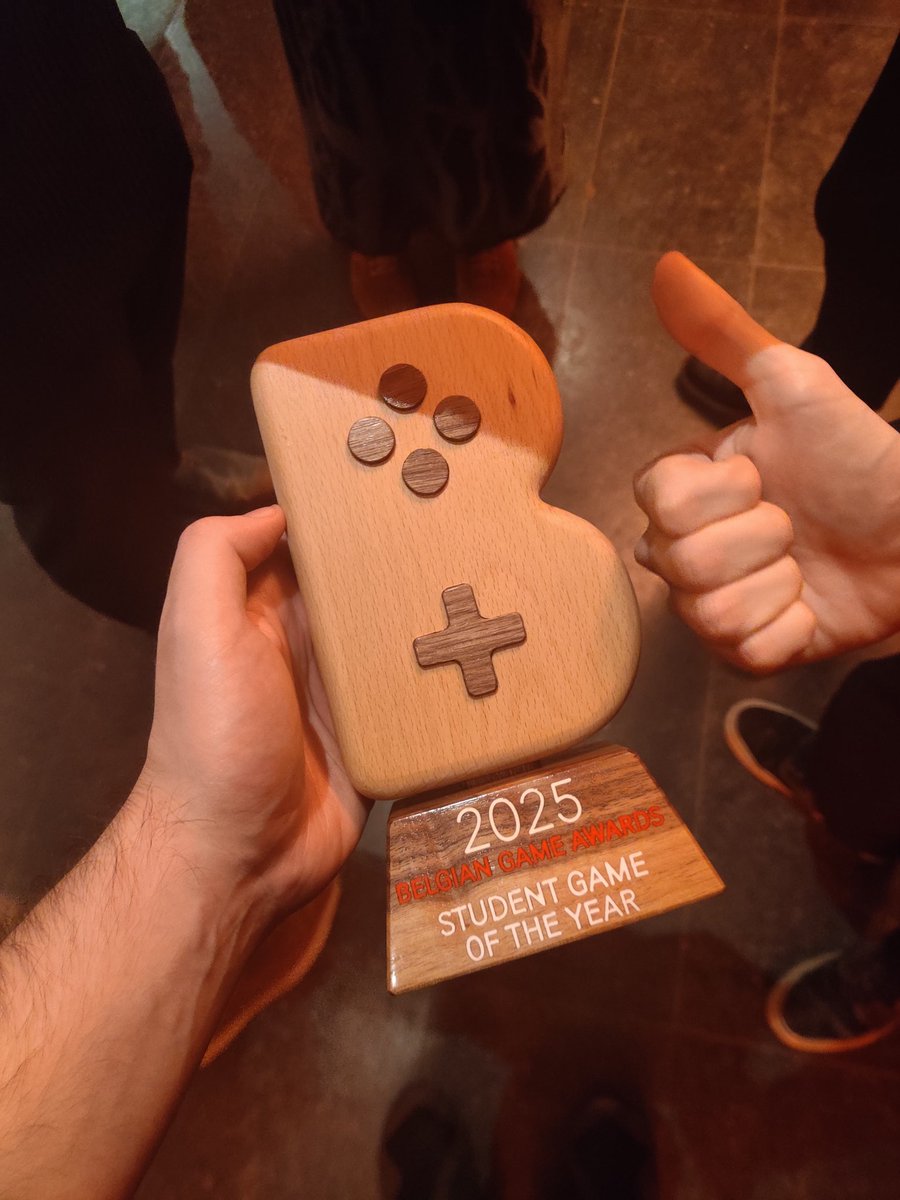 CookiiDestroyer's tweet image. Won a thing c: