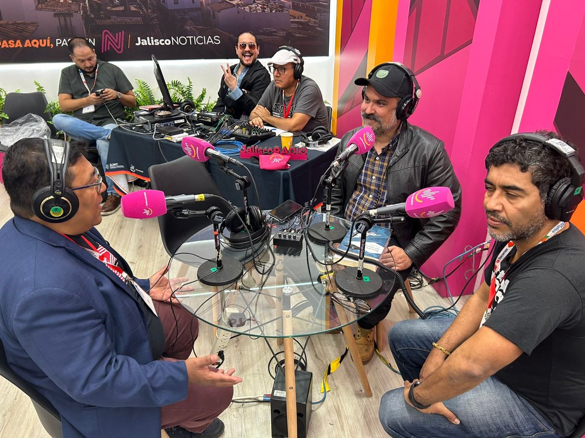 RodolfoTorresMX's tweet photo. En la @FILGuadalajara tuvimos el gusto de participar en la cobertura especial que se hizo desde @JaliscoRadio. Platicamos con Felipe Ponce y José Manuel Torres de Editorial Arlequín acerca de la bibliodiversidad y el poder de la palabra para transformar la realidad ¡Gracias! https://t.co/1ZBSaz0hGC