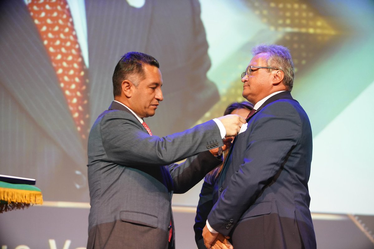 Aidarragaf's tweet image. Me complació poder acompañar la Condecoración José Ignacio de Márquez al Mérito Judicial, que reconoce a los funcionarios y empleados de la Rama Judicial. Desde el Ministerio de Justicia y el Gobierno nacional tenemos las puertas abiertas para fortalecer la justicia con un…