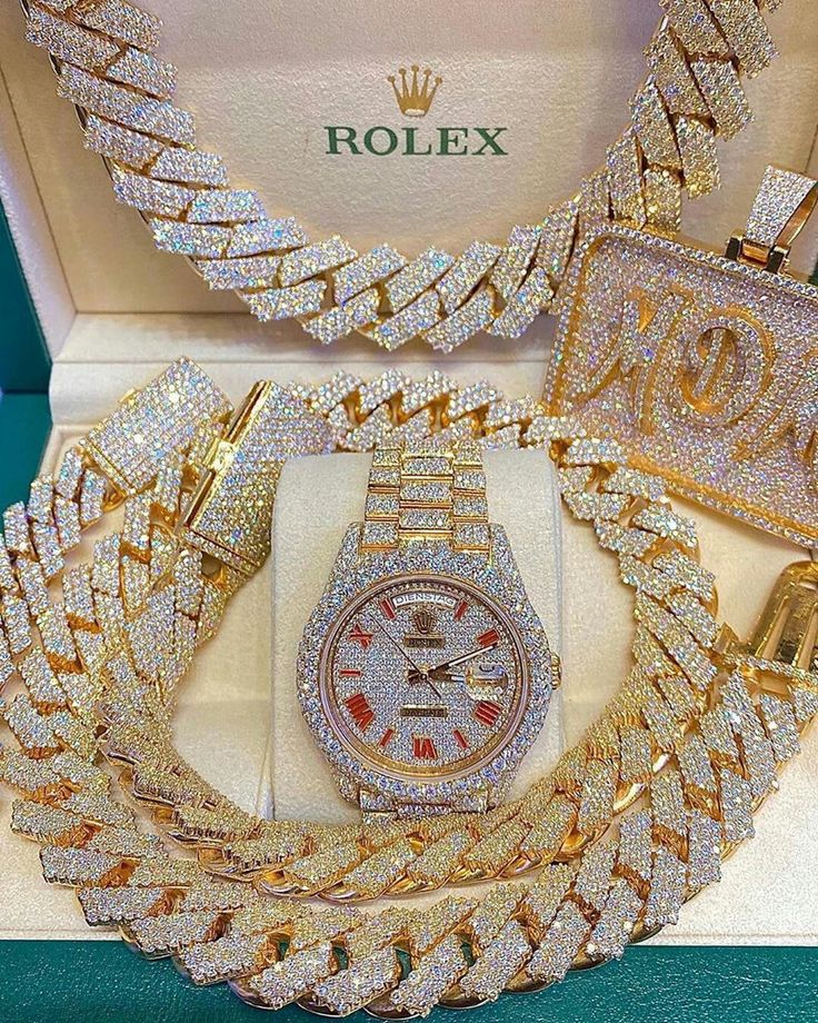 Order your gold and jewelries it's affordable trust me 🔥