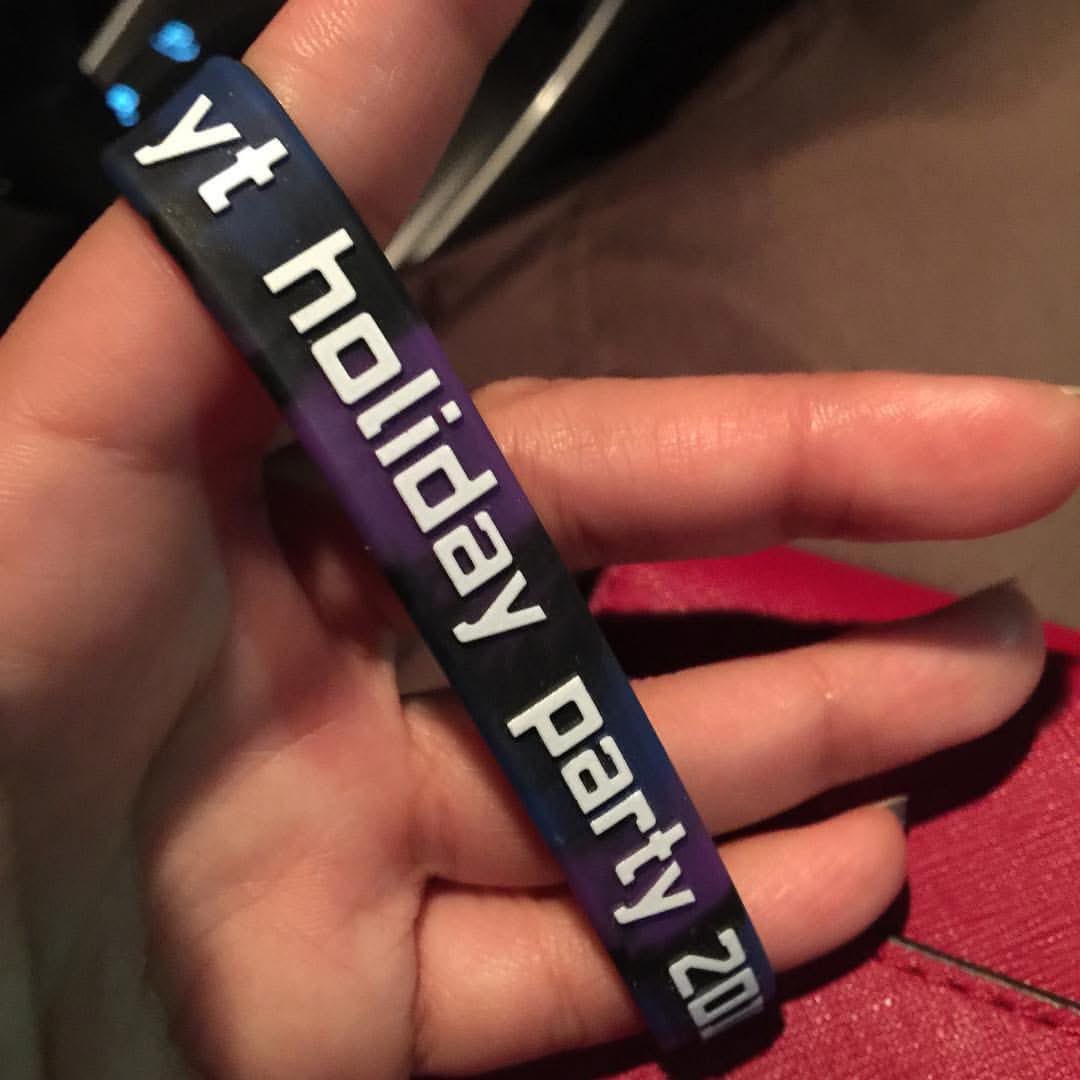 MeriamMagic's tweet image. 9 years ago I landed my first job at YouTube, and attended the first corporate party.

Today I get hired by Google to do magic for their corporate parties! 🎊