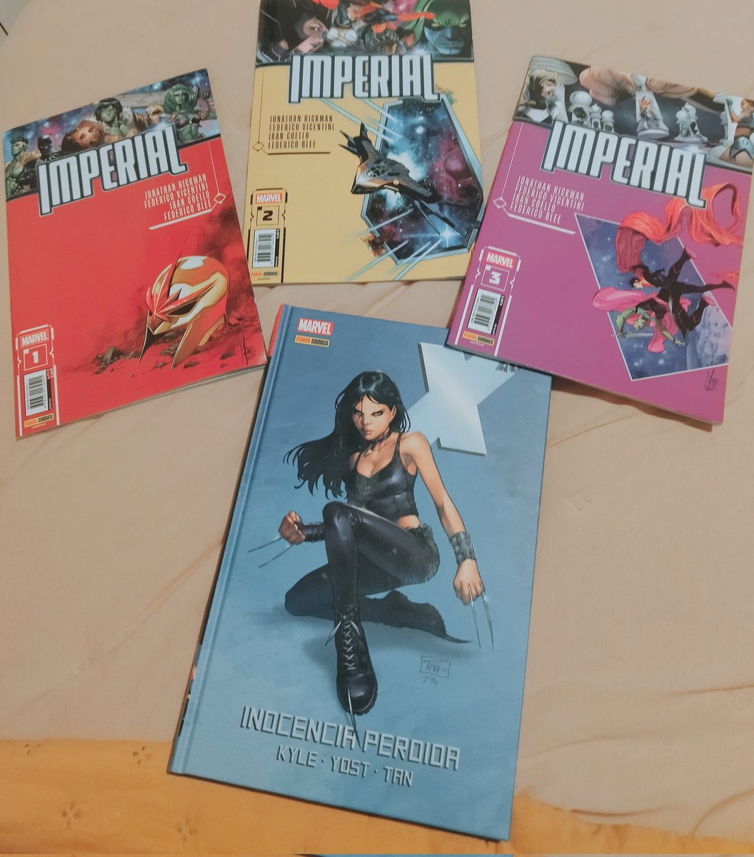 Un poquito de lectura para estos días navideños👌.
<a href="/LaManodeThanos/">𝕃𝕒 𝕄𝕒𝕟𝕠 𝕕𝕖 𝕋𝕙𝕒𝕟𝕠𝕤</a> <a href="/MarvelSpain/">Marvel España</a>