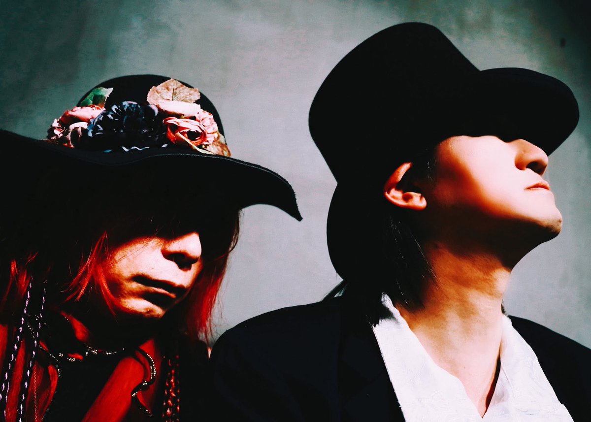 JoshSurface's tweet image. 2025年のVVVを支えてくれた皆さま、本当にありがとうございました！
来年もマンスリーライブ続行🔥

📅 2026/2/6（金）
📅 2026/3/6（金）
🏟 横浜クラブセンセーション

そして…
ジョニー、トニーに加え、騎士ヘンリー参戦！
2026年のVVVもご期待ください🎩✨

#VVV 
#josh
#delphy