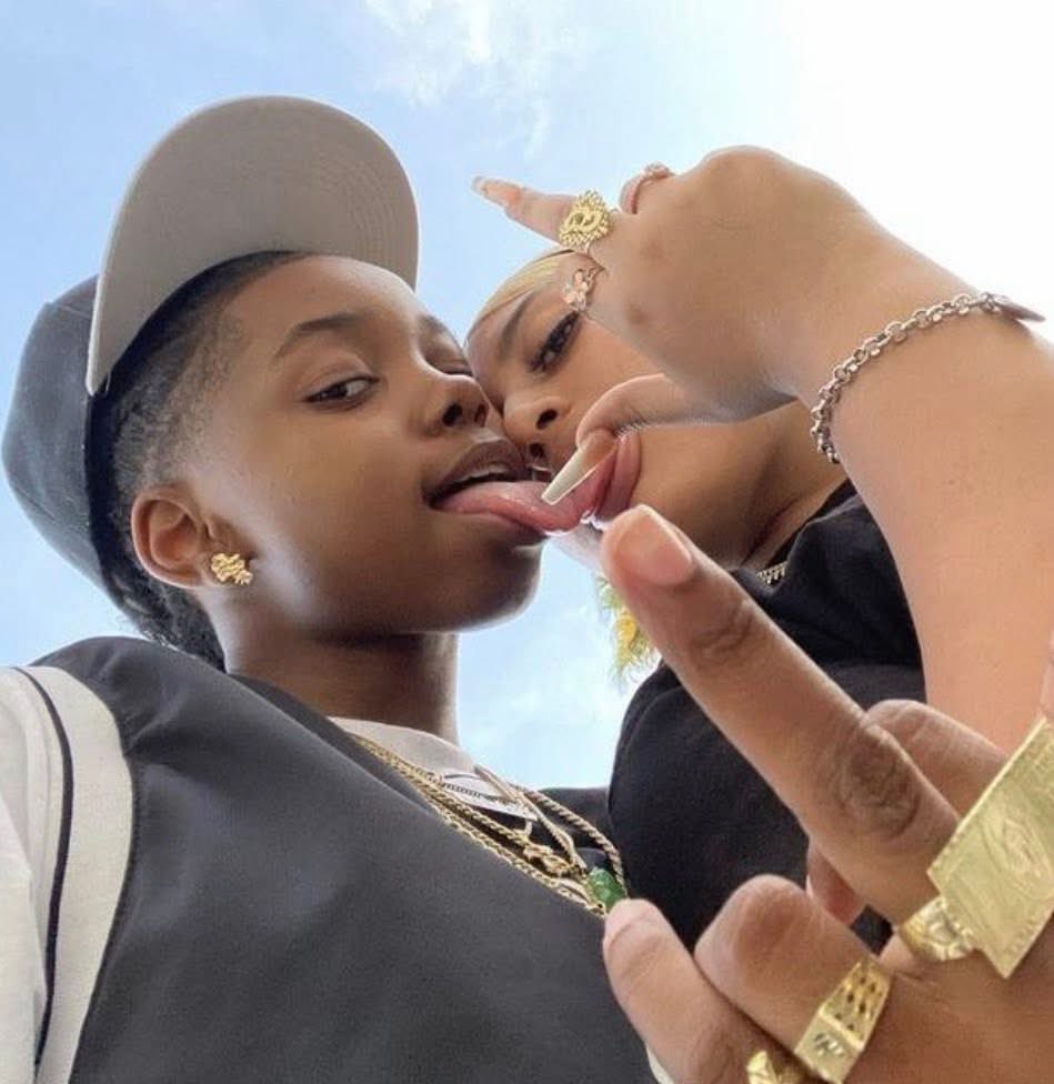 relatablewluhe's tweet image. I like girls who like girls😫😍🏳️‍🌈