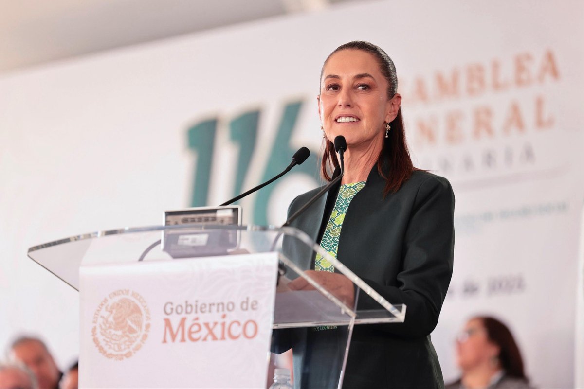 armentapuebla_'s tweet photo. Con enorme orgullo recibimos a nuestra presidenta, la Dra. @Claudiashein, para inaugurar el Hospital Regional General No. 36 “Carmen Serdán Alatriste” 🏥 y participar en la 116 Asamblea General Ordinaria del @Tu_IMSS. 🧑🏻‍⚕️🇲🇽

Agradecemos la presencia de representantes del @GobiernoMX y de compañeras y compañeros gobernadores, quienes refrendan con nosotros el compromiso de garantizar el derecho a la salud. 🤝🏻🩺